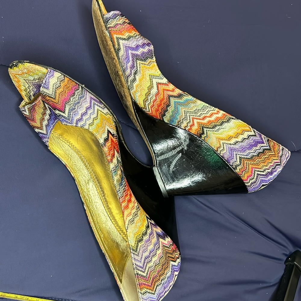 Size 38 mission I multi color peep toe wedge